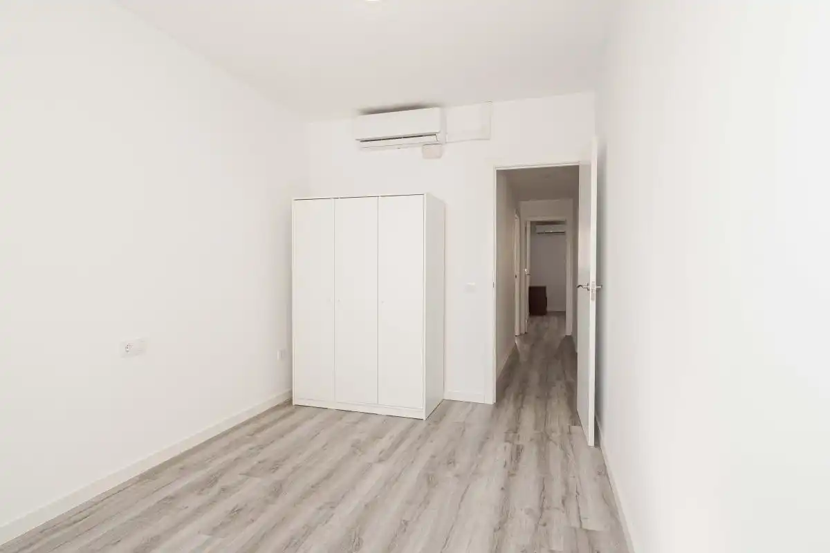 Bedroom of Flat for rent in Sevilla  with Air Conditioner, Heating and Terrace