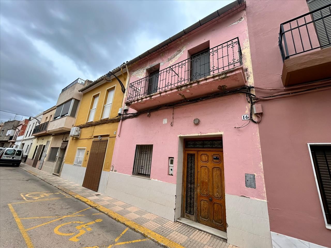 Exterior view of Single-family semi-detached for sale in Guadassuar  with Terrace