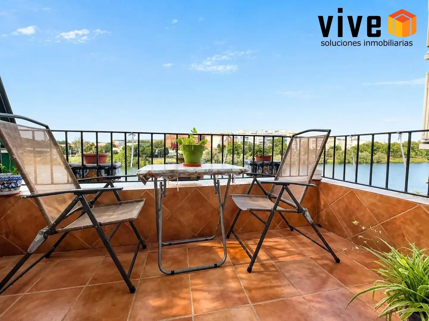 Terraza de Piso en venta en Sevilla con Calefacción y Terraza