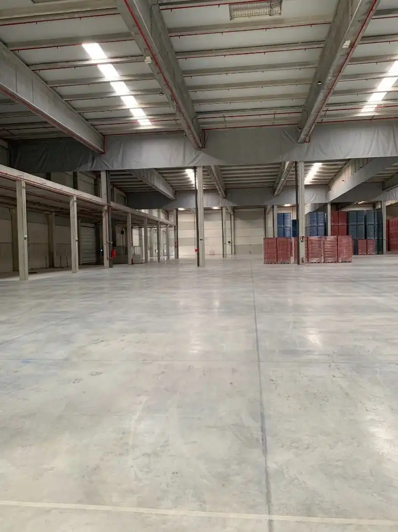 Nave industrial de alquiler en Santa Oliva