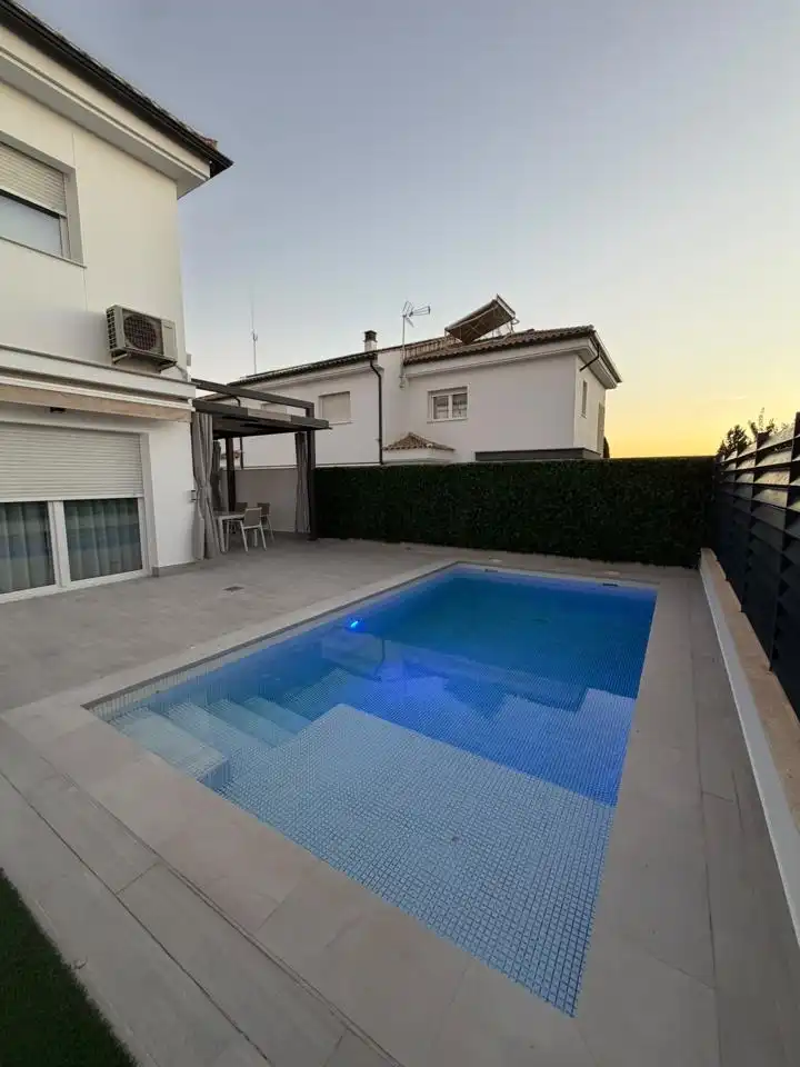 Casa de lloguer a ,