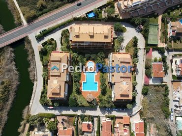 Appartement compact avec piscine à vendre à Las Marinas / Les Marines