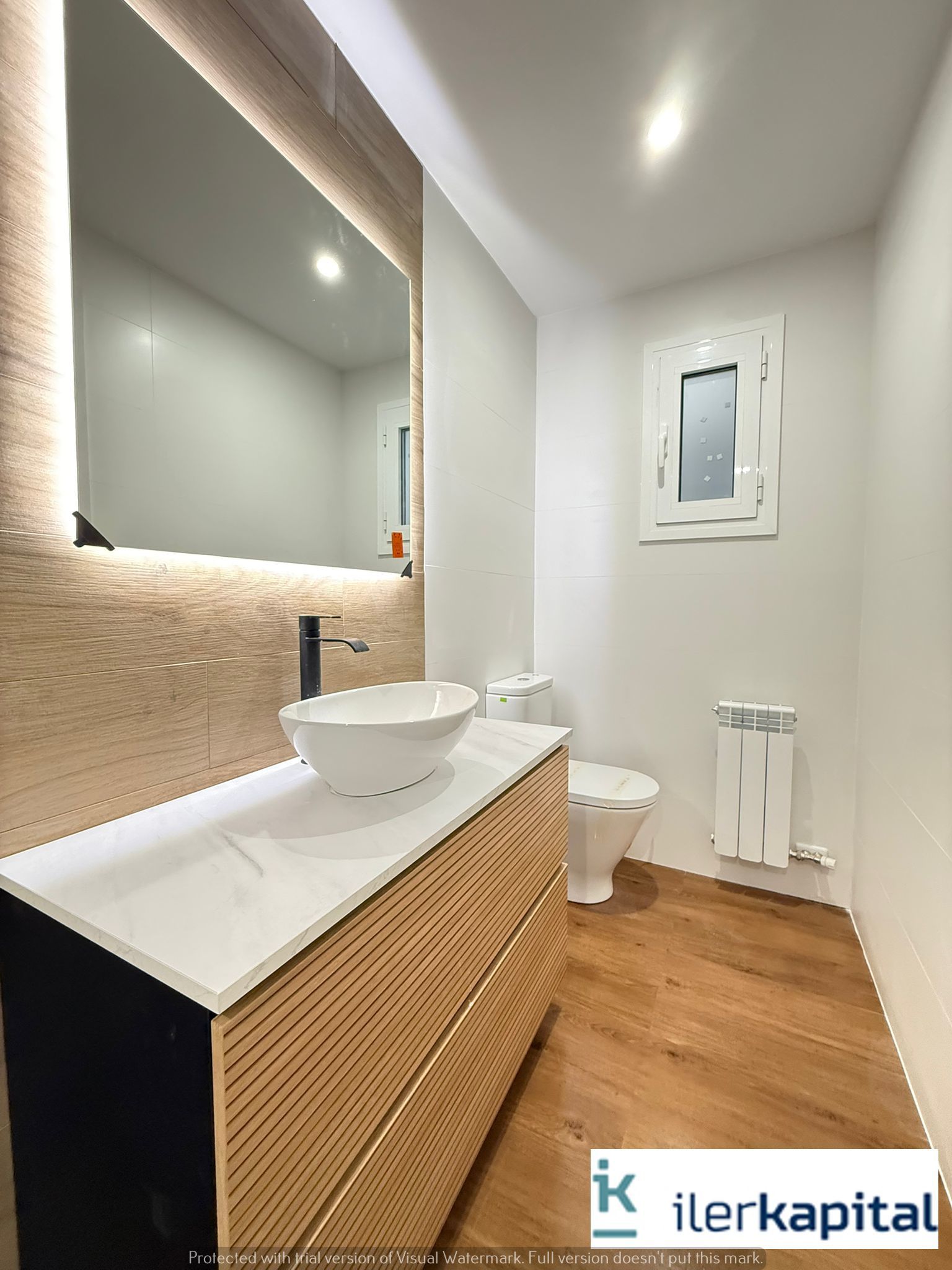 Piso en venta en De les Missions, Instituts - Universitat