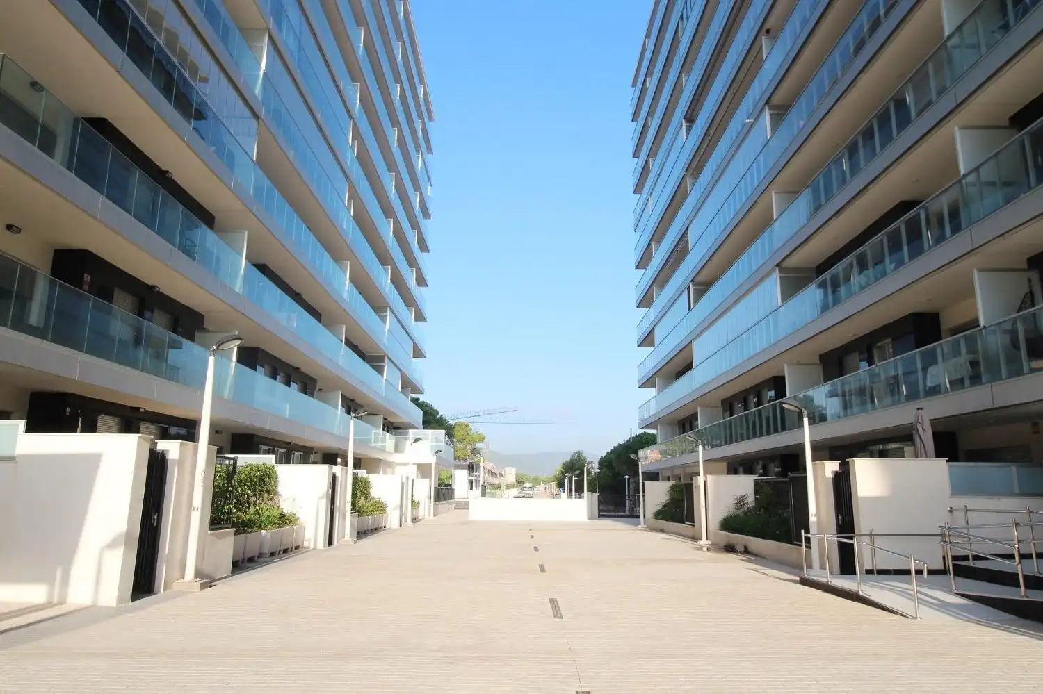 Außenansicht von Wohnung zum Verkauf in Oropesa del Mar / Orpesa mit Klimaanlage, Privatgarten und Terrasse
