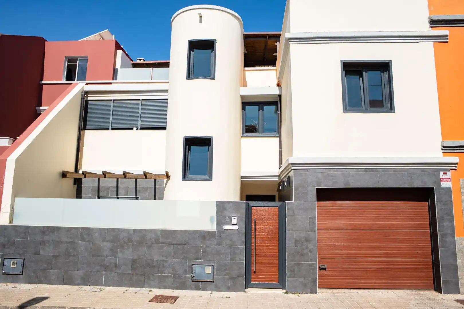 Vista exterior de Casa adosada en venta en Ingenio con Terraza, Trastero y Balcón