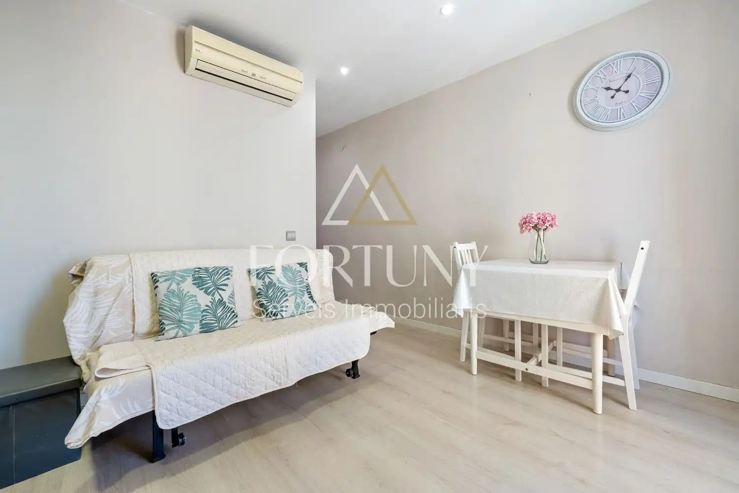 Flat with terrace for sale in de Sant Antoni 10, imagen 3