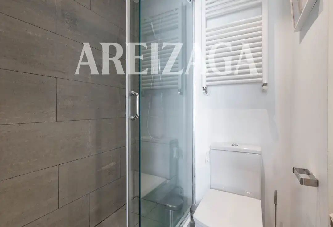 Badezimmer von Wohnung zum Verkauf in Donostia - San Sebastián  mit Heizung