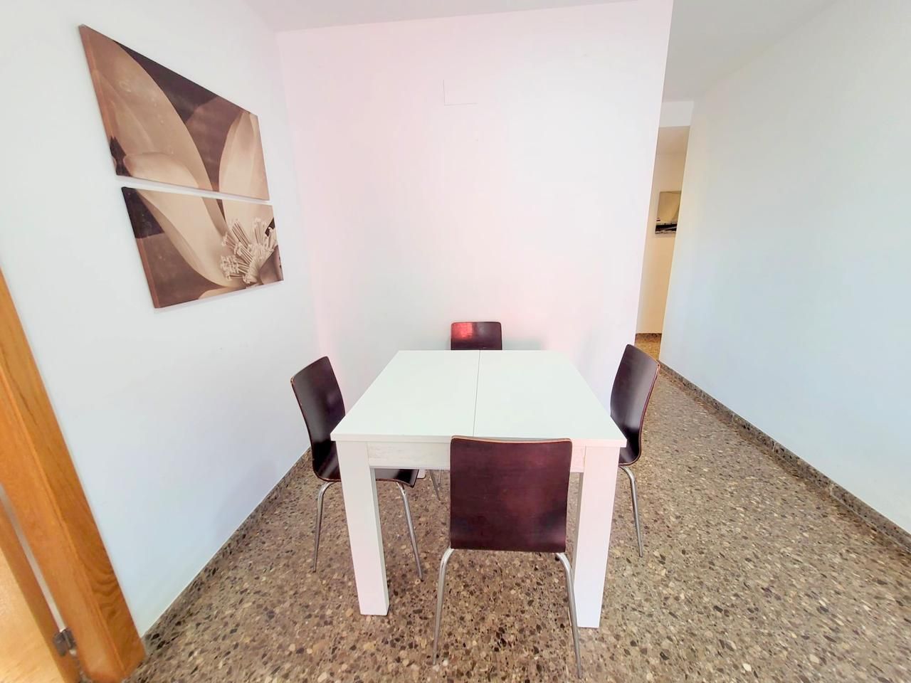 Menjador de Apartament de lloguer en Gandia amb Terrassa, Moblat i Piscina comunitària