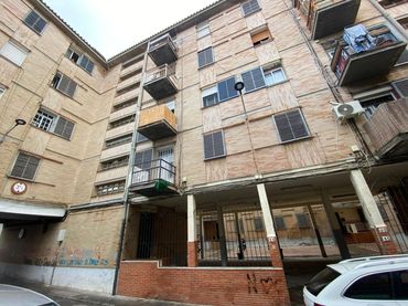 Pis amb balcó en venda a Centro
