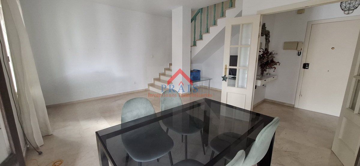 Menjador de Pis en venda en Utrera amb Aire condicionat i Balcó