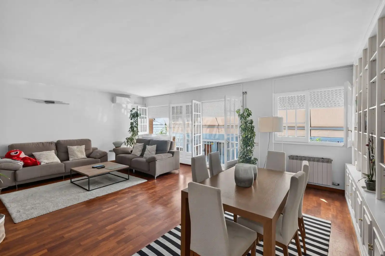 Sala de estar de Casa o chalet en venta en Sant Just Desvern con Aire acondicionado, Terraza y Trastero