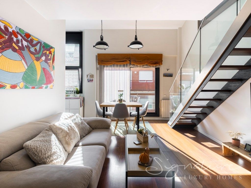 Sala d'estar de Àtic en venda en Sant Cugat del Vallès amb Aire condicionat i Terrassa