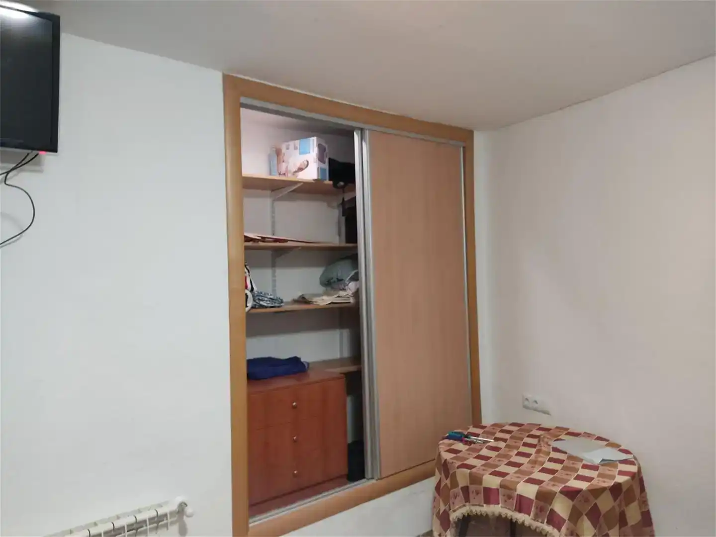 Habitación de Casa adosada en venta en Baza con Aire acondicionado y Balcón