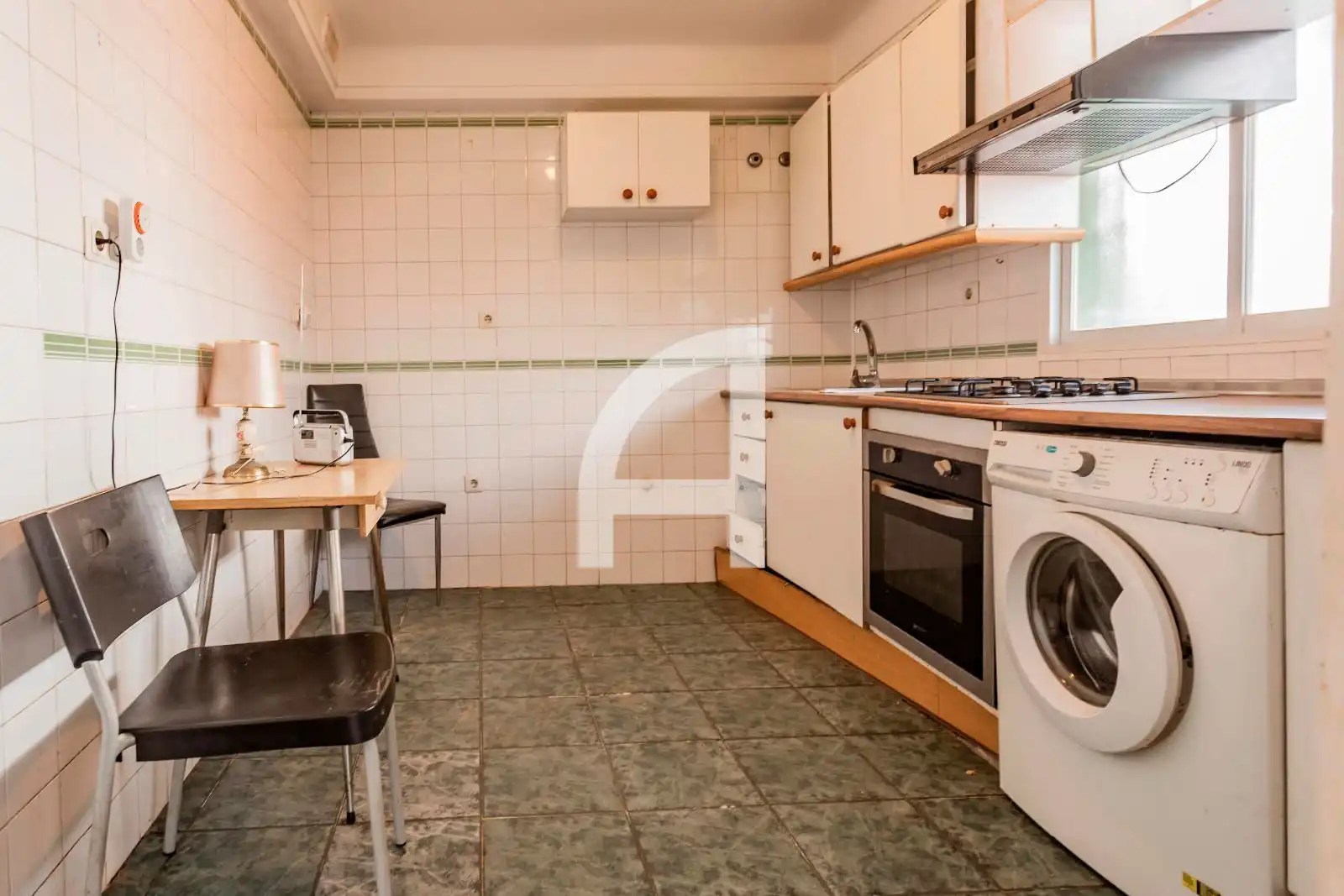 Küche von Einfamilien-Reihenhaus zum Verkauf in Fuengirola mit Terrasse, Abstellraum und Schwimmbad