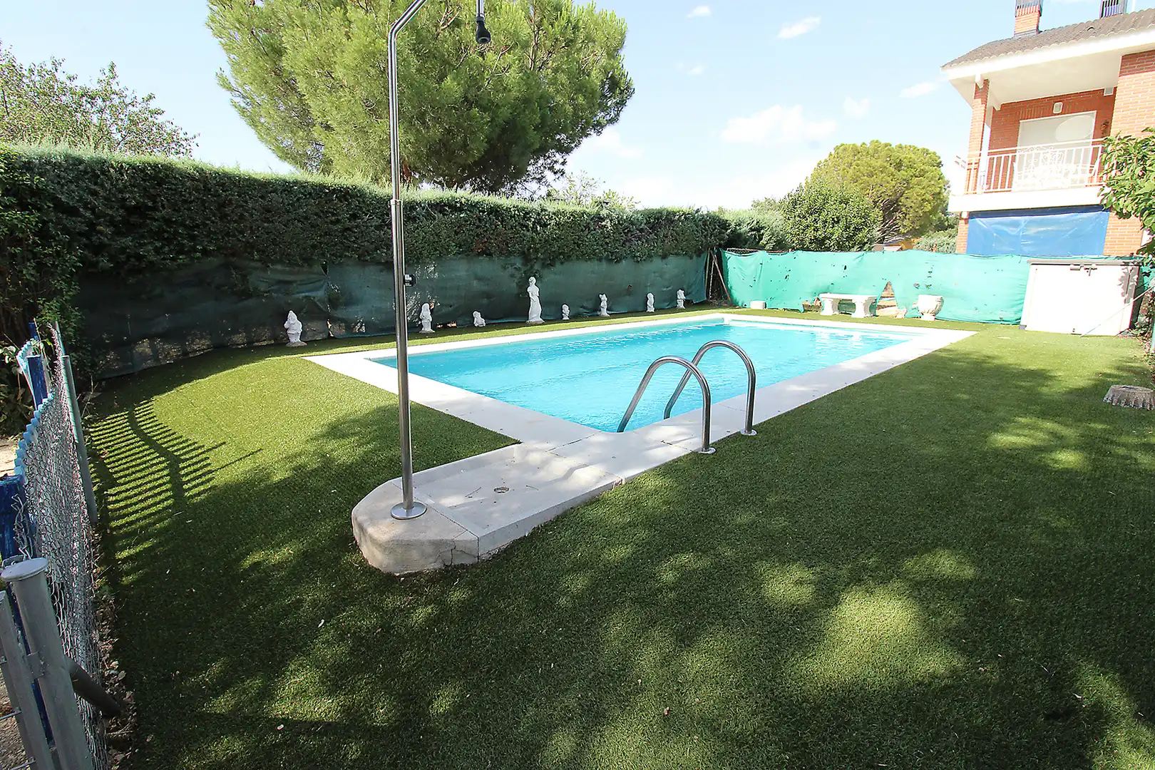 Piscina de Casa o xalet en venda en Uceda amb Calefacció, Jardí privat i Parquet