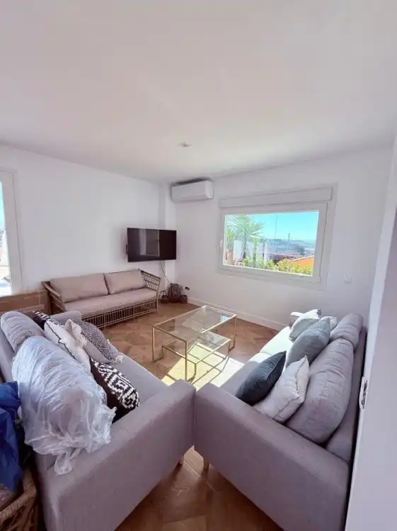 Sala d'estar de Casa o xalet en venda en Vélez-Málaga amb Aire condicionat, Calefacció i Jardí privat