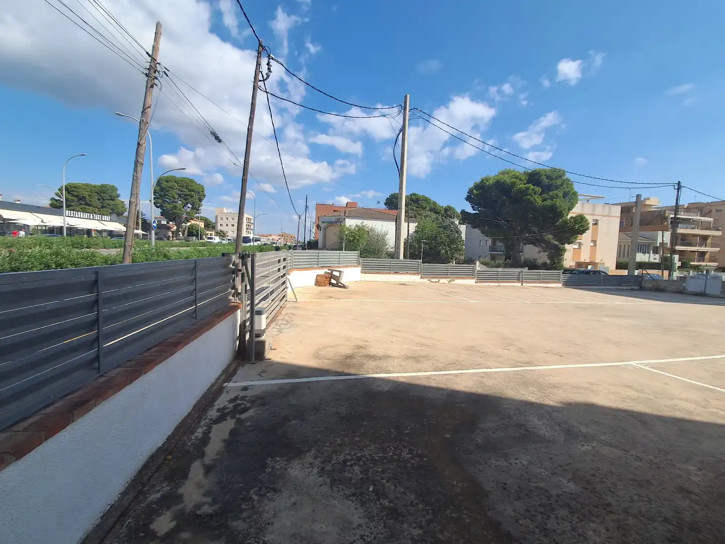 Parkplatz von Geschaftsraum zum Verkauf in Mont-roig del Camp mit Klimaanlage