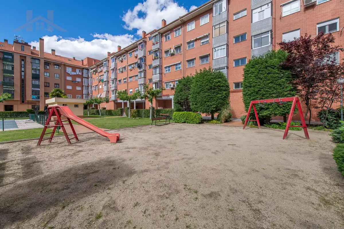 Aparcament de Pis en venda en Fuenlabrada amb Aire condicionat, Calefacció i Parquet