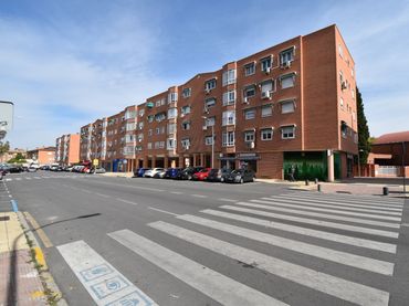 Locale commerciale in affitto a Calle de Santa Teresa 5