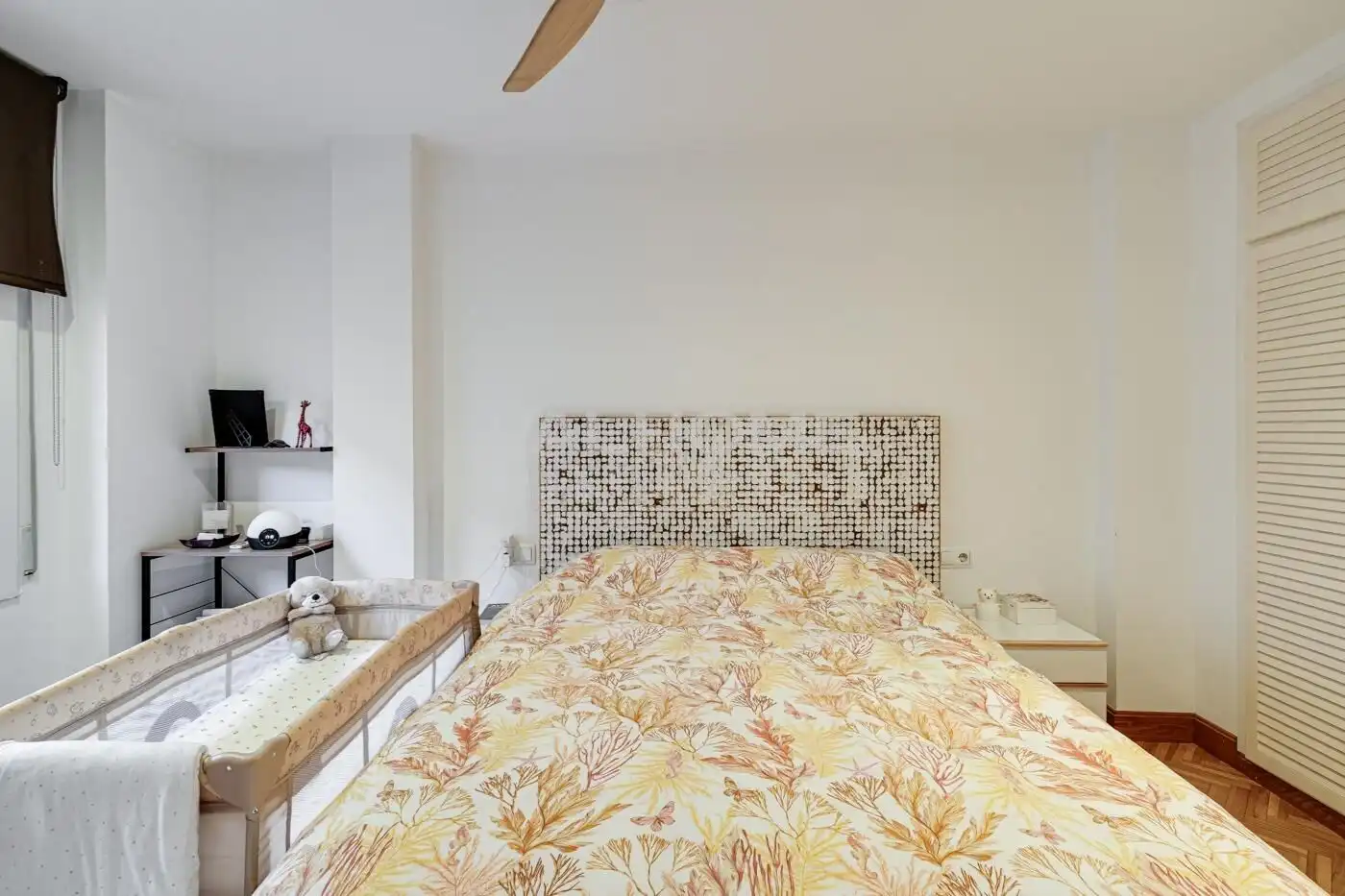 Schlafzimmer von Einfamilien-Reihenhaus zum Verkauf in Sant Cugat del Vallès mit Heizung, Privatgarten und Parkett