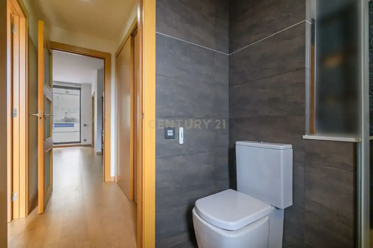 Baño de Planta baja en venta en Barcelona con Aire acondicionado