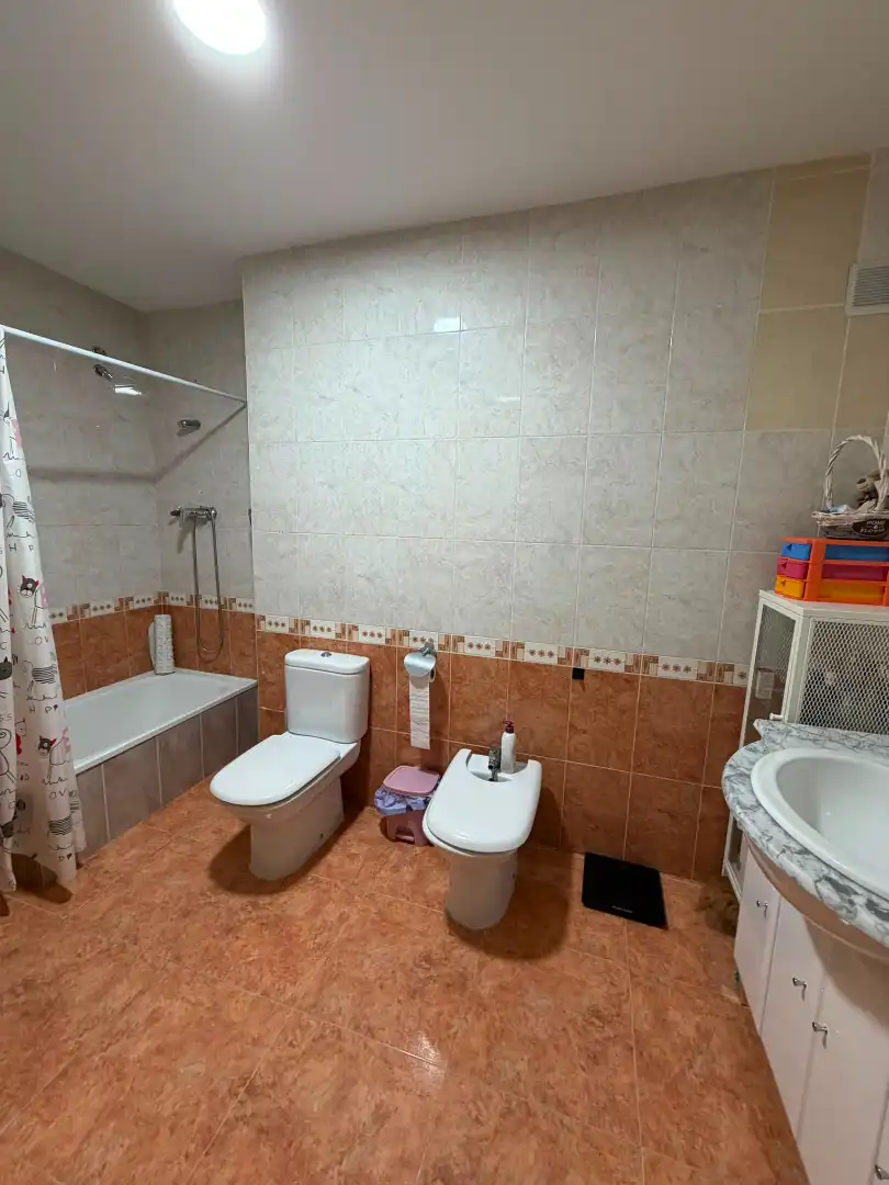 Bathroom of Flat for sale in Móra la Nova  with Air Conditioner, Heating and Storage room