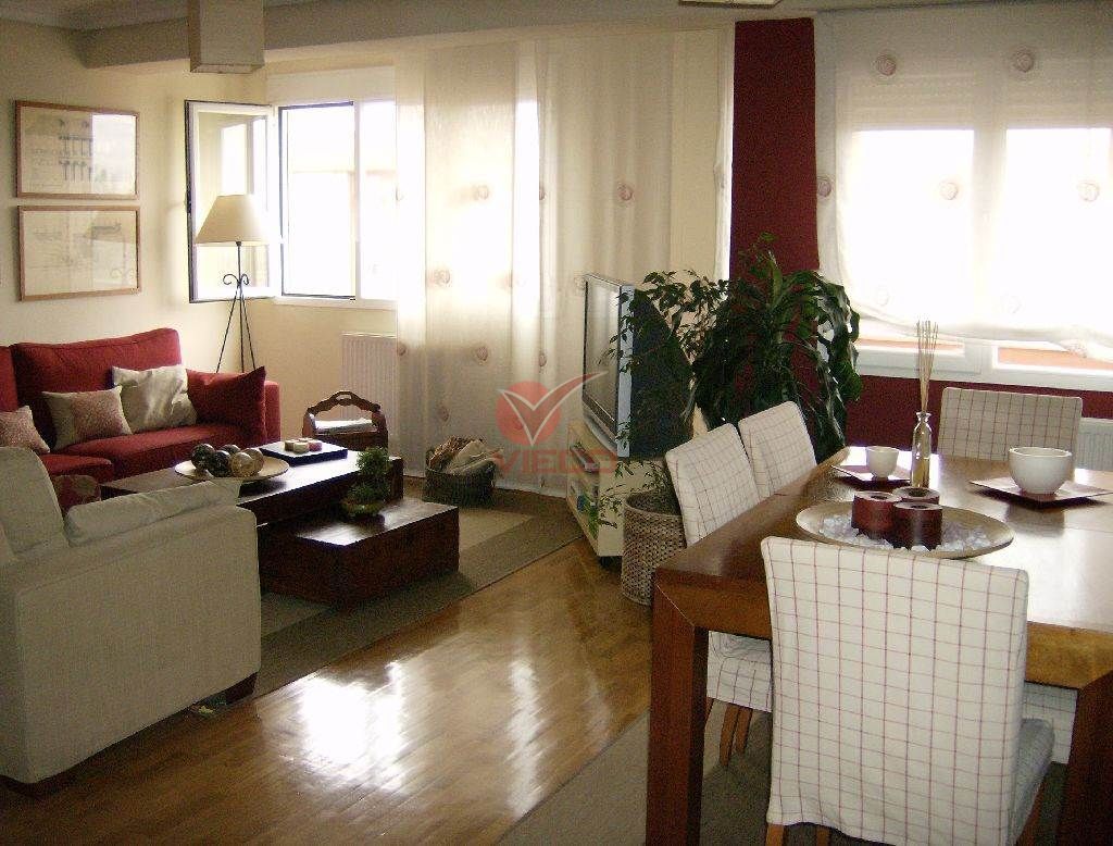 Sala d'estar de Dúplex en venda en Cuenca Capital amb Calefacció, Traster i Piscina