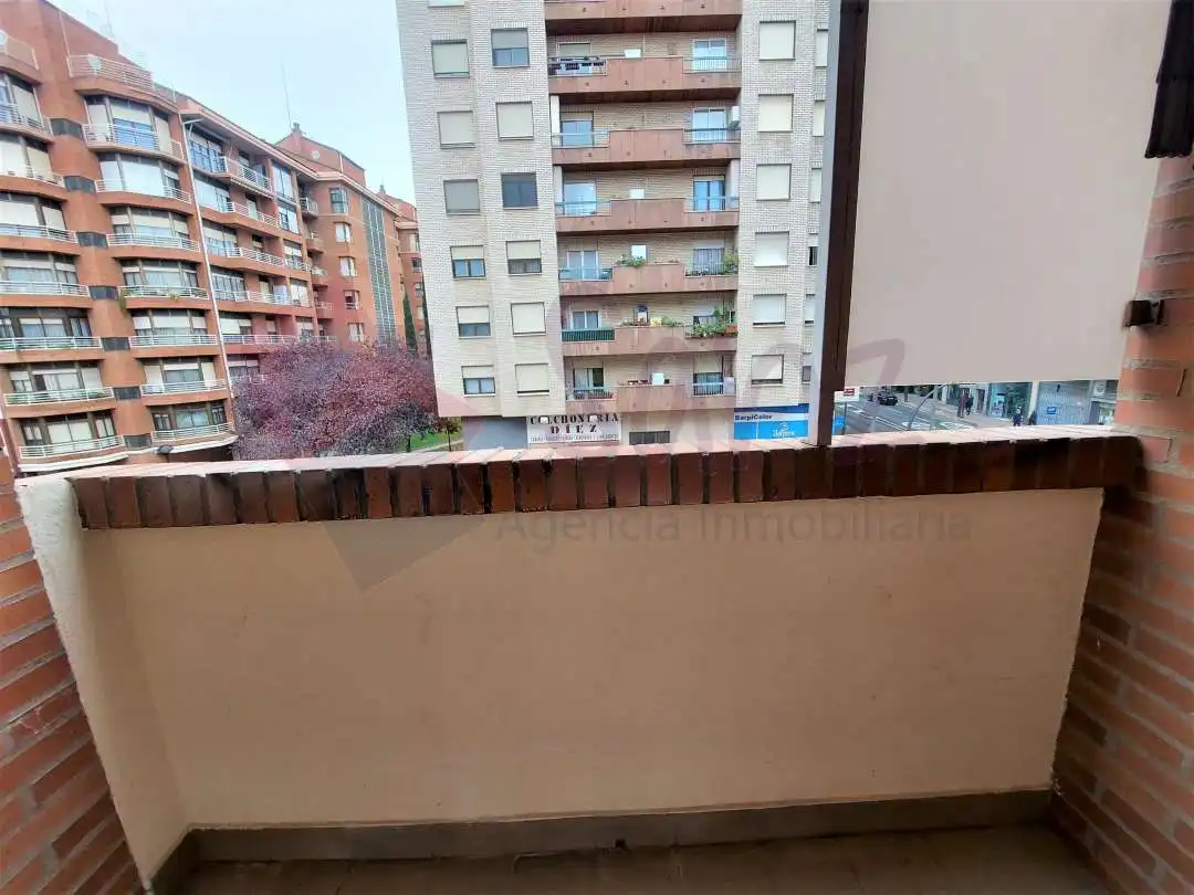 Apartamento de alquiler en Calle Huesca, Jesuitas