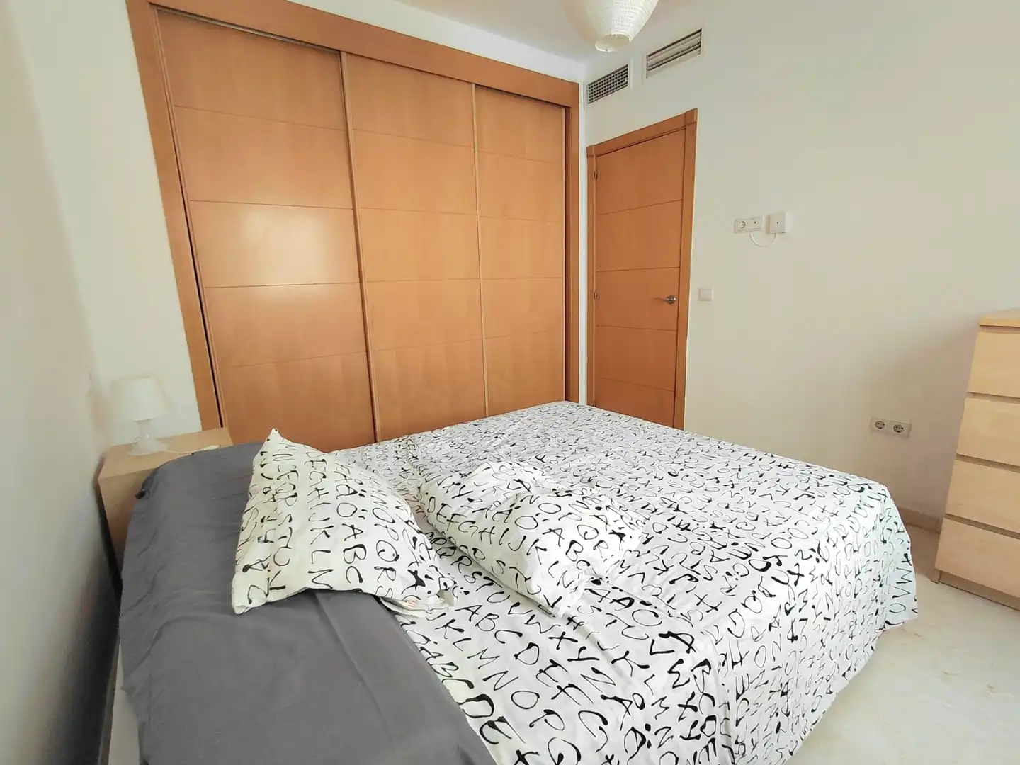 Habitación de Apartamento en venta en Benalmádena con Aire acondicionado, Terraza y Amueblado