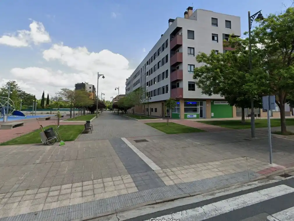 Vista exterior de Casa o chalet en venta en  Logroño con Aire acondicionado, Calefacción y Parquet