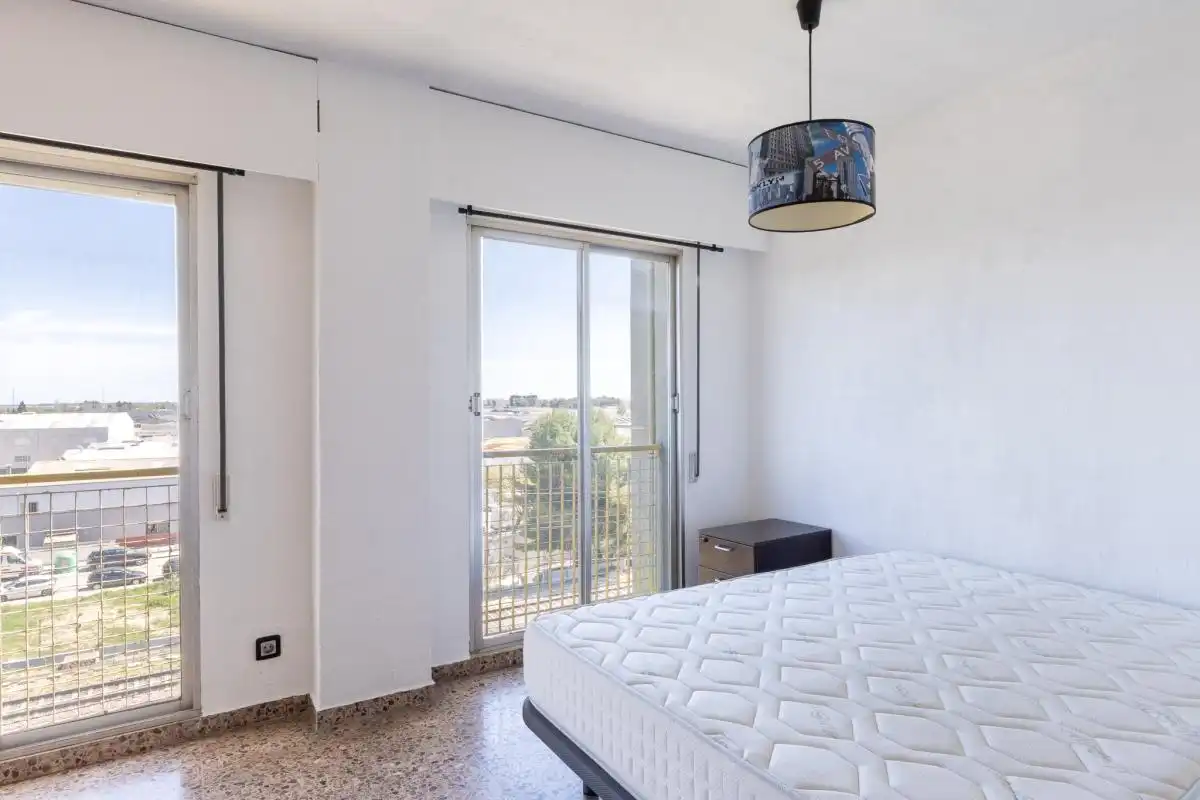 Habitación de Piso en venta en Catarroja con Calefacción y Trastero