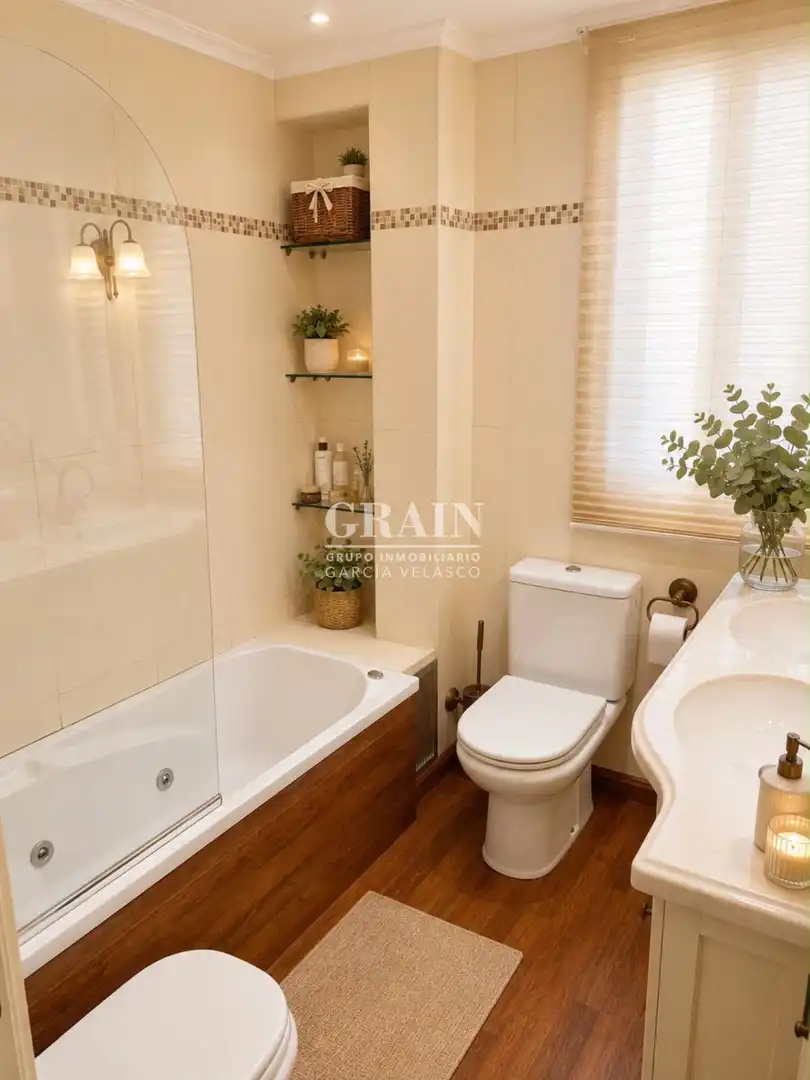 Badezimmer von Wohnung zur Miete in Albacete mit Heizung