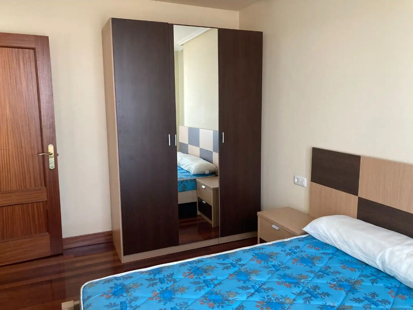Habitación de Piso en venta en Santurtzi  con Terraza y Balcón