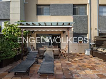Adosado con jardín en venta en Vallirana