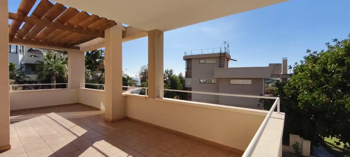 Terrassa de Casa o xalet en venda en El Campello amb Aire condicionat, Piscina i Moblat