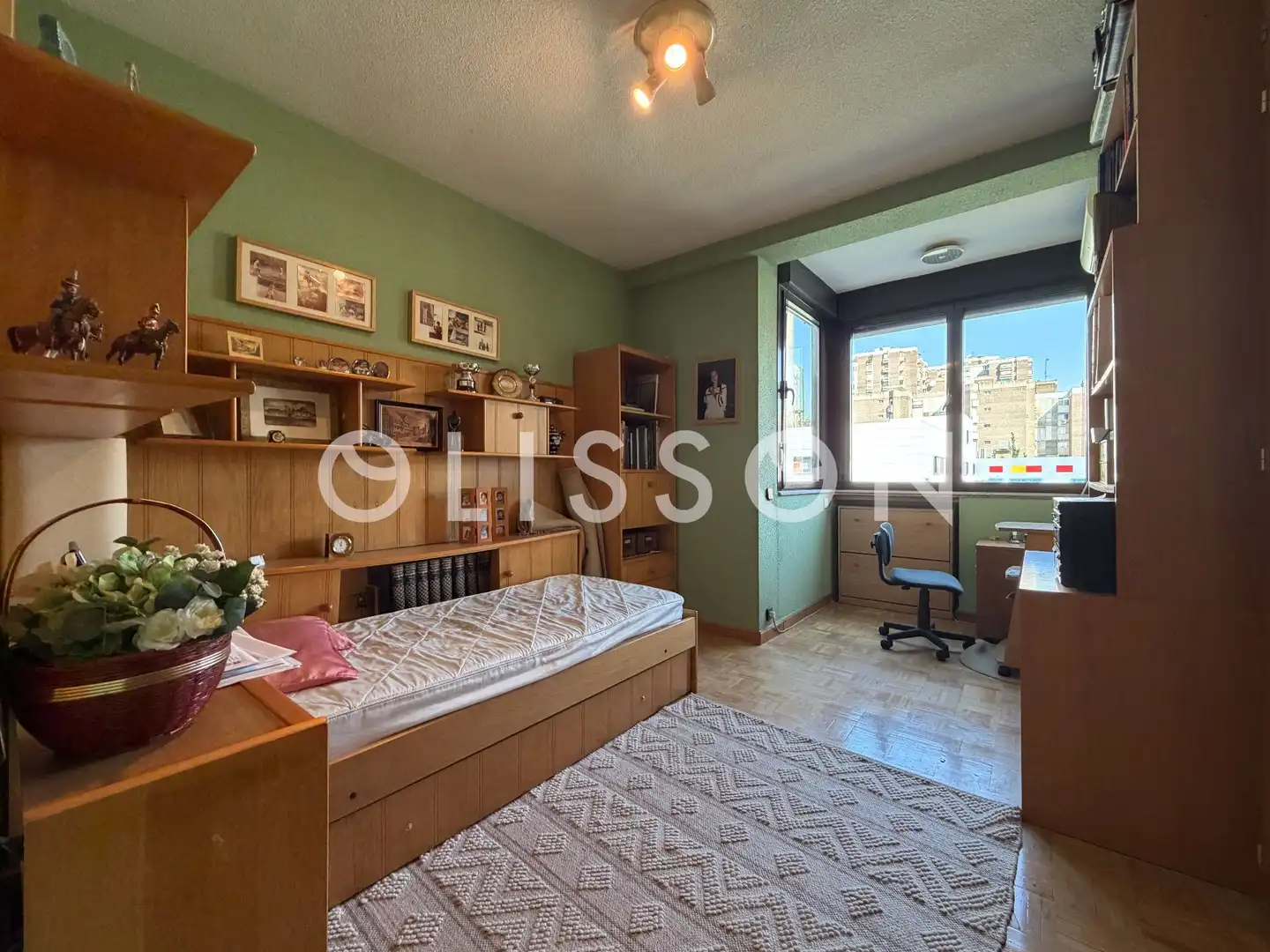 Habitación de Piso en venta en Madrid con Trastero