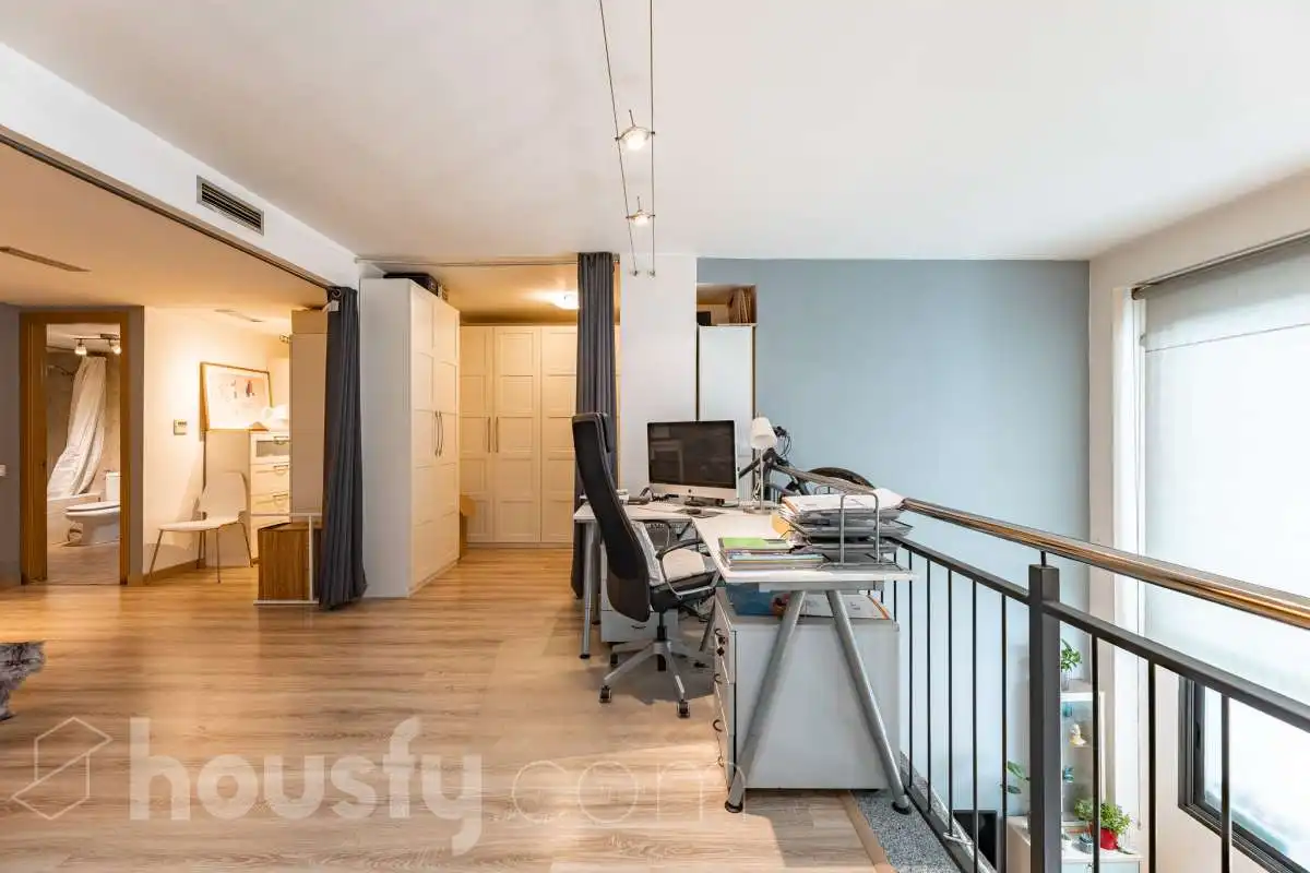 Duplexes for sale in L'Hospitalet de Llobregat  with Air Conditioner, Heating and Parquet flooring