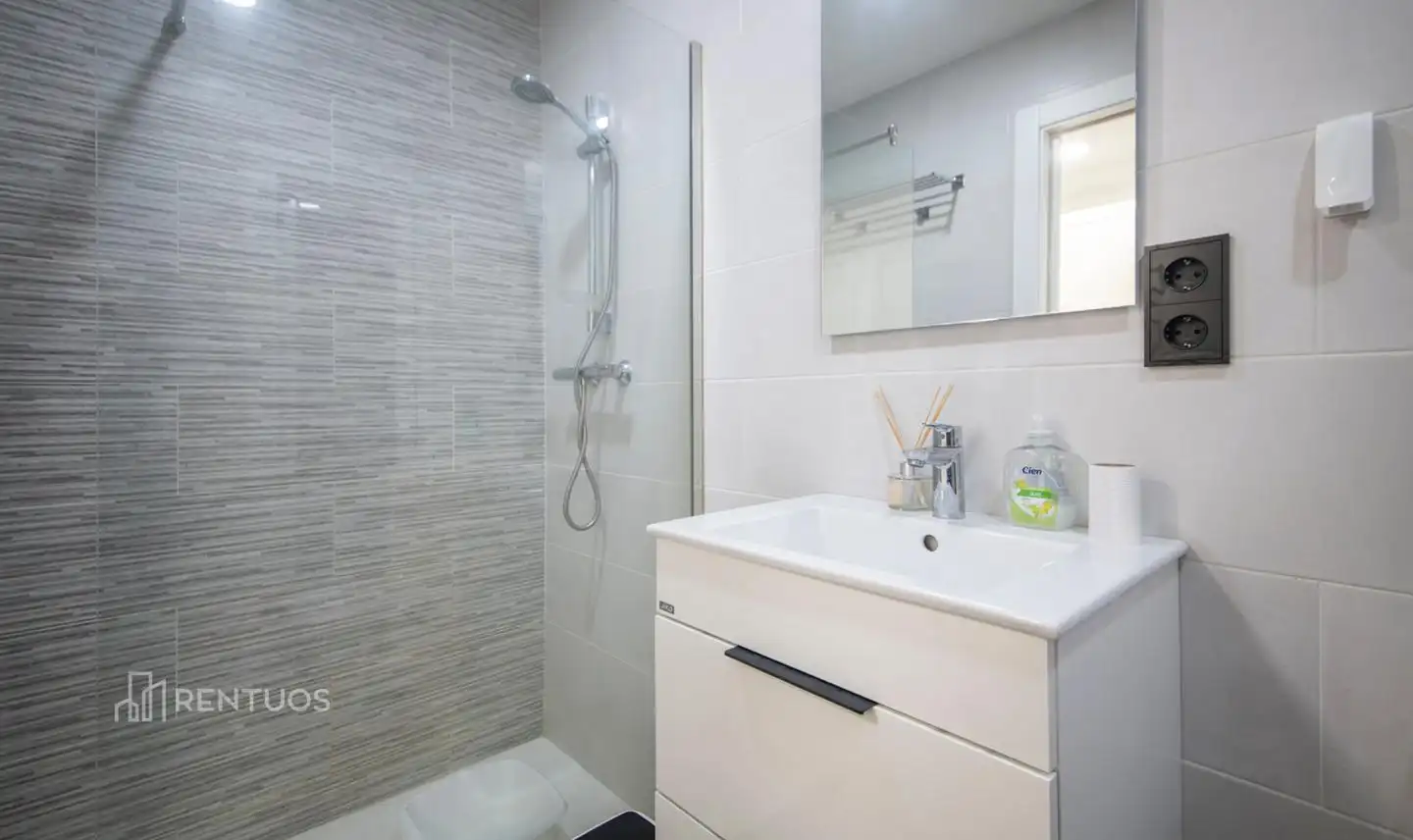 Baño de Piso en venta en Molins de Rei con Aire acondicionado, Parquet y Terraza