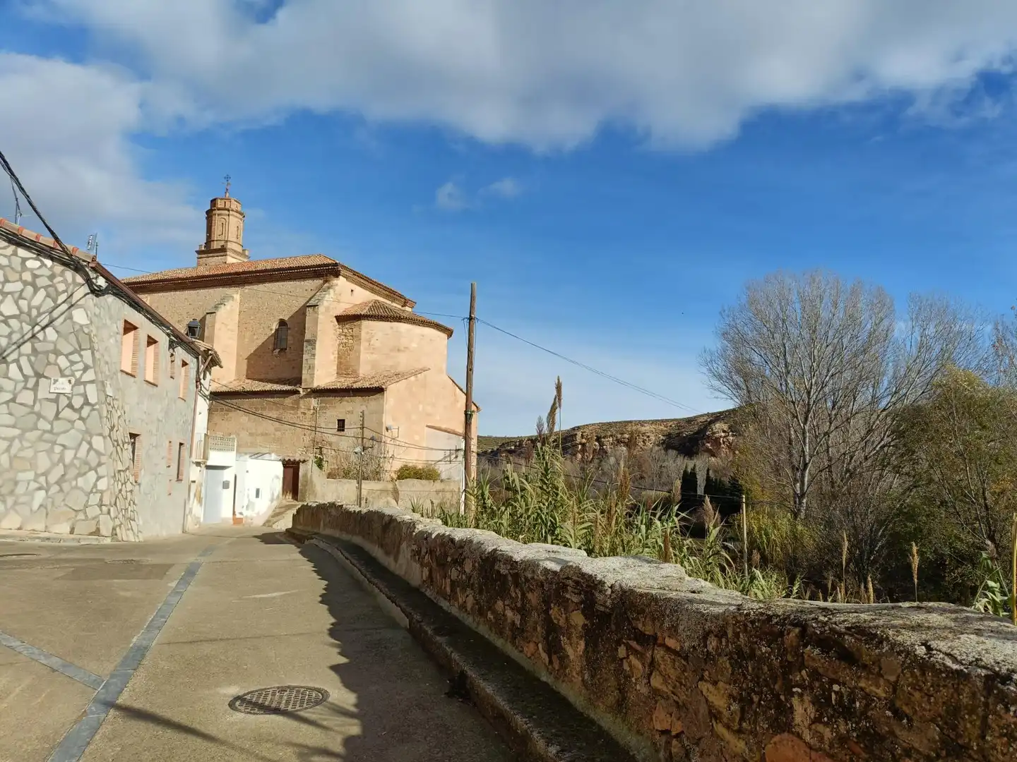 Vista exterior de Finca rústica en venda en Villanueva de Huerva amb Balcó