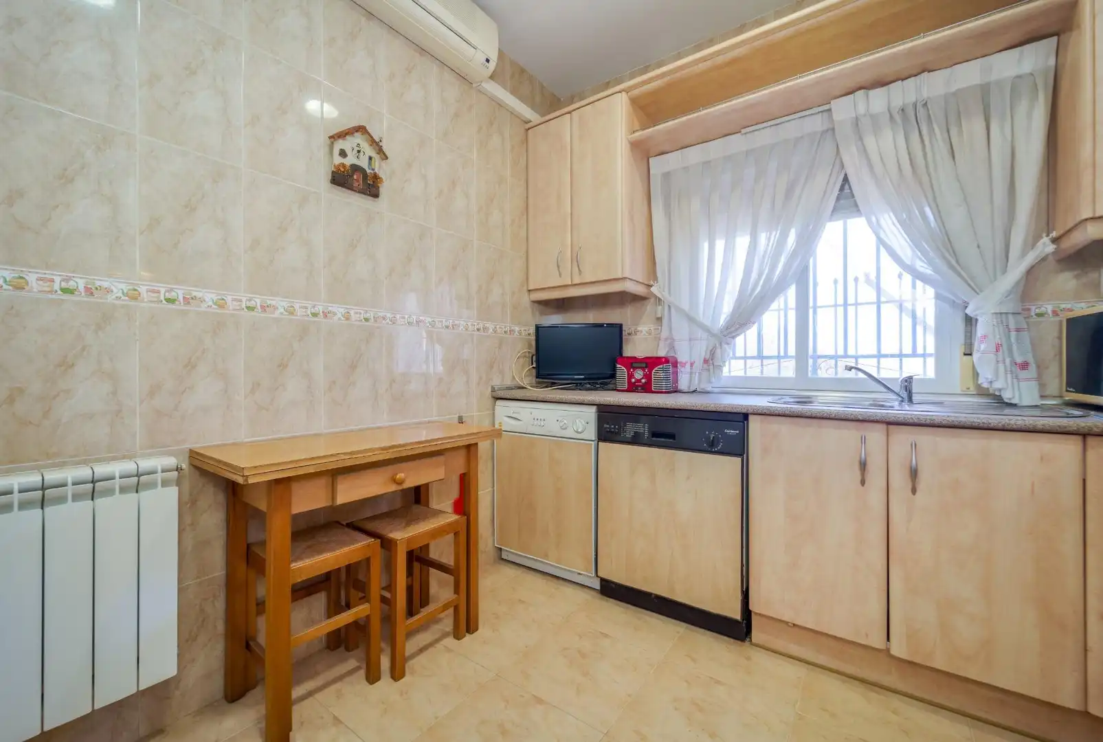 Cocina de Casa o chalet en venta en Villamanrique de Tajo con Aire acondicionado, Calefacción y Jardín privado