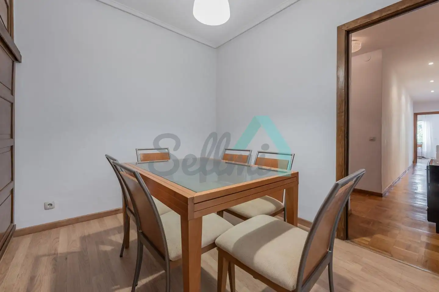 Dining room of Flat for share in Oviedo   with Heating, Parquet flooring and Furnished