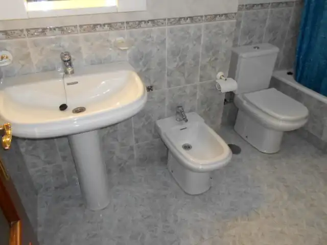 Bany de Pis de lloguer en Ames amb Calefacció, Terrassa i Traster