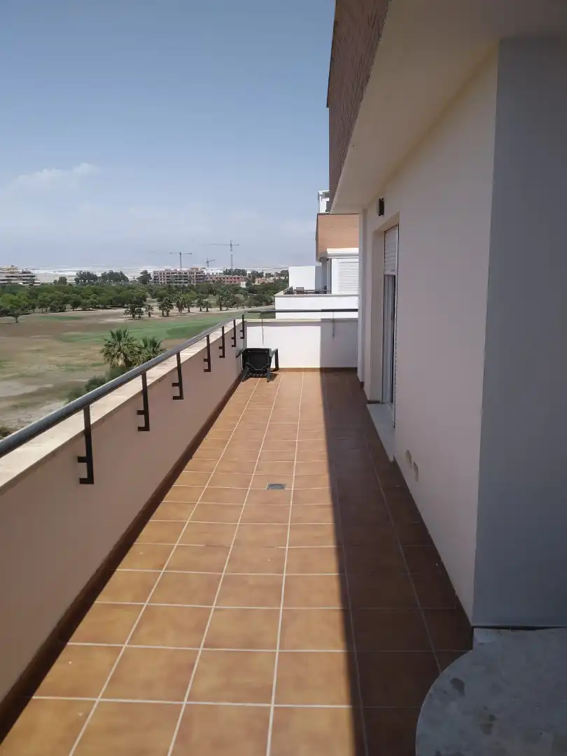 Terrassa de Pis de lloguer en Roquetas de Mar amb Aire condicionat, Calefacció i Terrassa