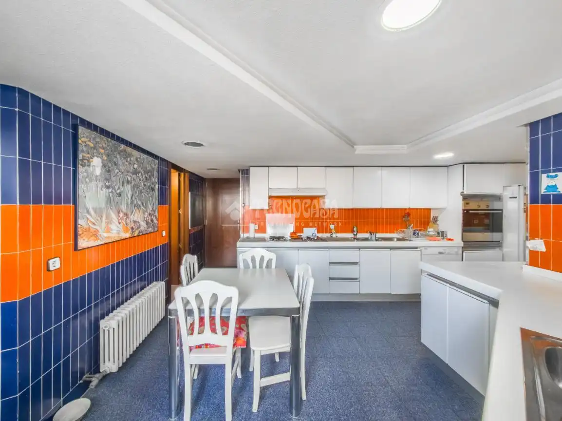 Küche von Wohnung zum Verkauf in Madrid mit Heizung, Terrasse und Abstellraum