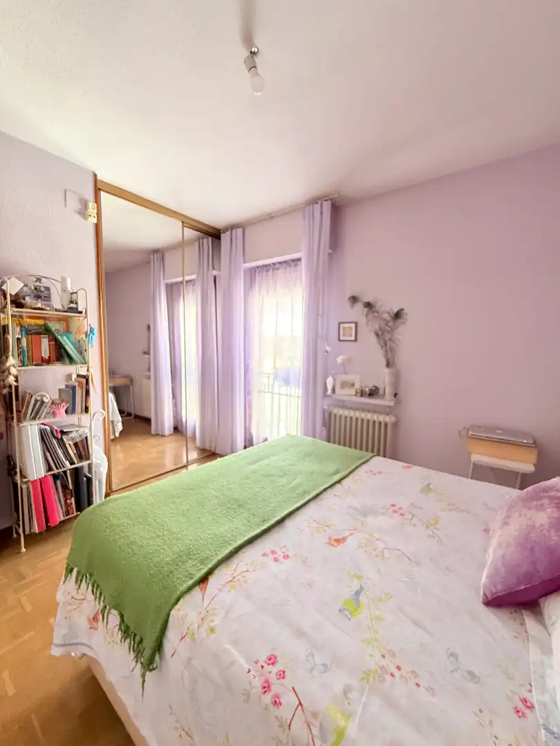 Habitación de Casa adosada en venta en San Sebastián de los Reyes con Aire acondicionado, Calefacción y Jardín privado