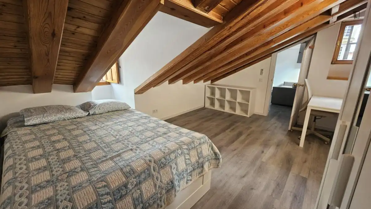 Habitación de Apartamento de alquiler en Madrid con Aire acondicionado, Calefacción y Amueblado