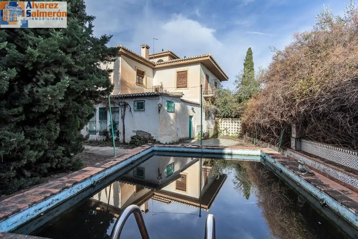 Country homes for sale in Calle CAJAR, Barrio de la Vega