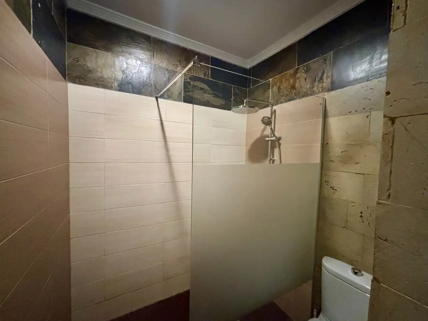 Badezimmer von Einfamilien-Reihenhaus zur Miete in Mijas mit Klimaanlage, Heizung und Möbliert