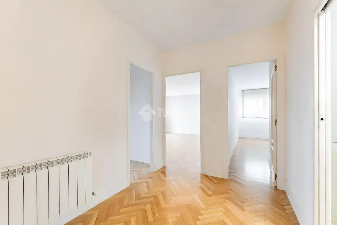 Piso en venta en Torrelodones con Calefacción, Terraza y Piscina comunitaria