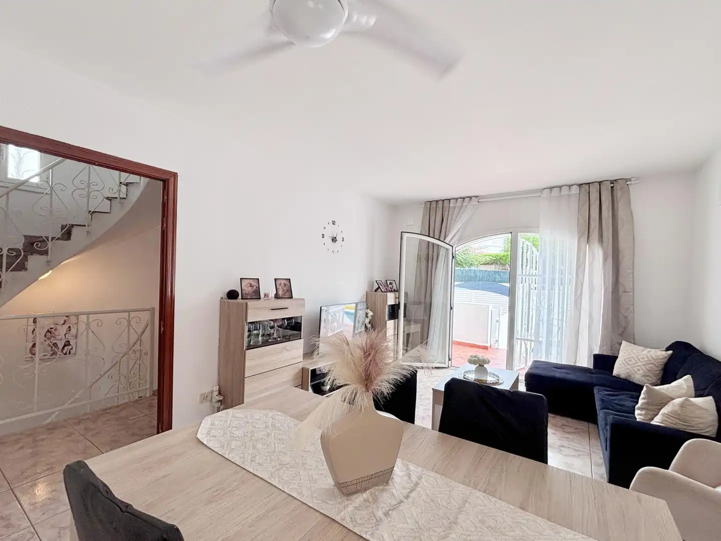 Sala d'estar de Casa o xalet en venda en Cunit amb Aire condicionat